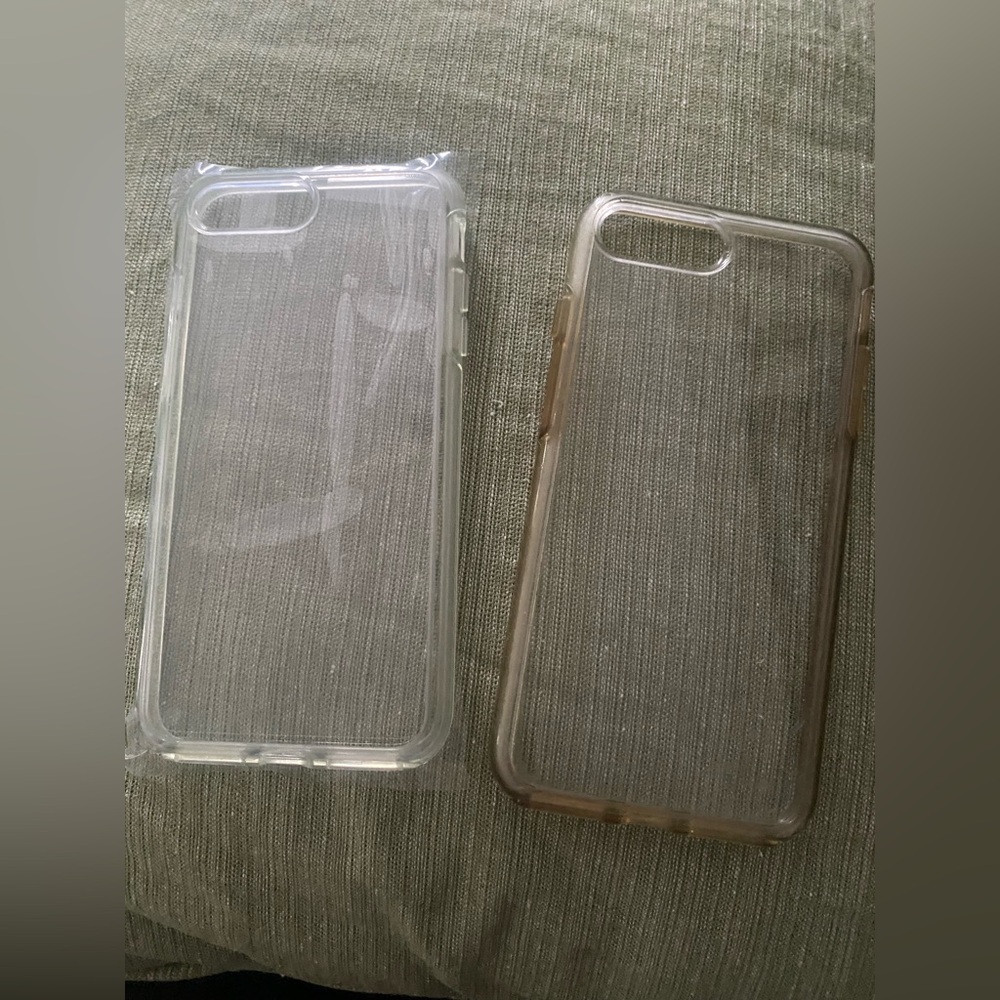 2 iPhone clear cases